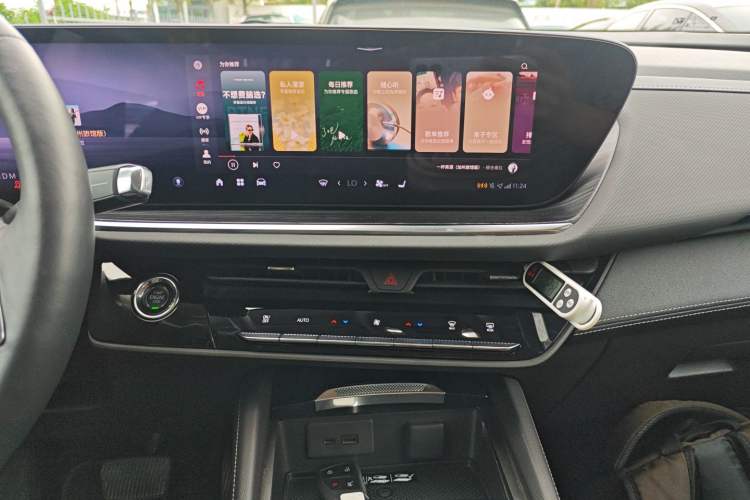 Used Buick Envision 2024 Encore Plus 28T AWD Luxury Edition Audio And AC Panel