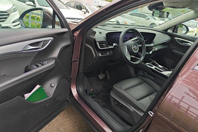 Used Buick Envision 2024 Encore Plus 28T AWD Luxury Edition Driver Seat