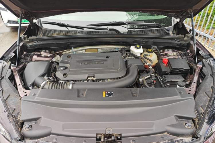 Used Buick Envision 2024 Encore Plus 28T AWD Luxury Edition Engine Bay