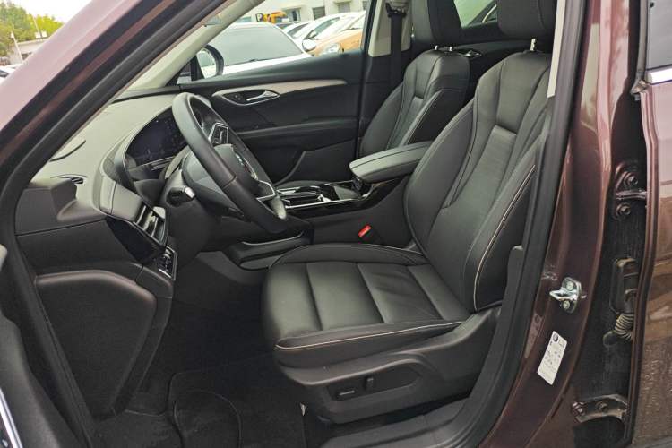 Used Buick Envision 2024 Encore Plus 28T AWD Luxury Edition Left Front Seat