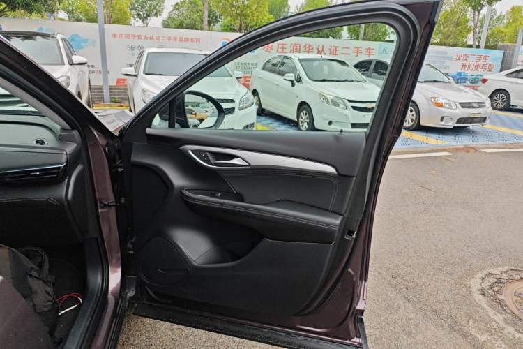 Used Buick Envision 2024 Encore Plus 28T AWD Luxury Edition Right Front Door Interior