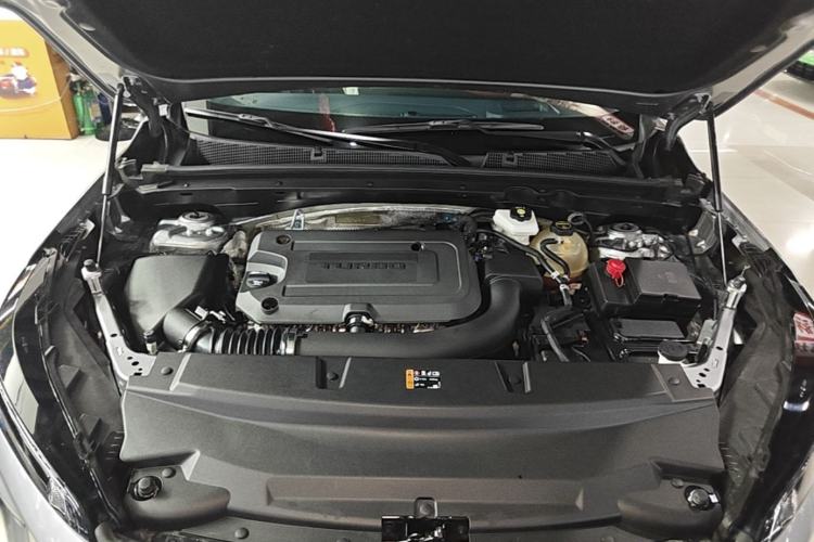 Used Buick Envision 2024 Encore Plus AWD Avenir Engine Bay