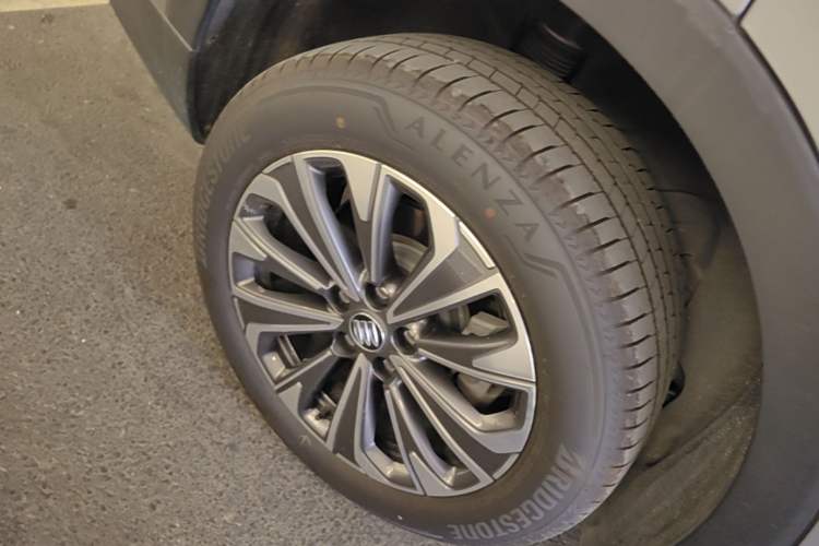 Used Buick Envision 2024 Encore Plus 28T AWD Luxury Edition Exterior 3