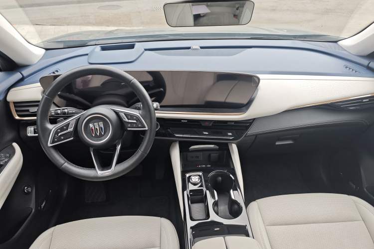 Used Buick Envision 2024 Encore Plus AWD Avenir Interior 1