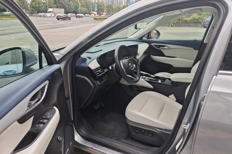 Used Buick Envision 2024 Encore Plus AWD Avenir Left Front Seat