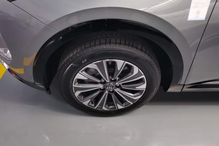 Used Buick Envision 2024 Encore S 25T Ignite Black Style Edition Left Front Wheel Hub