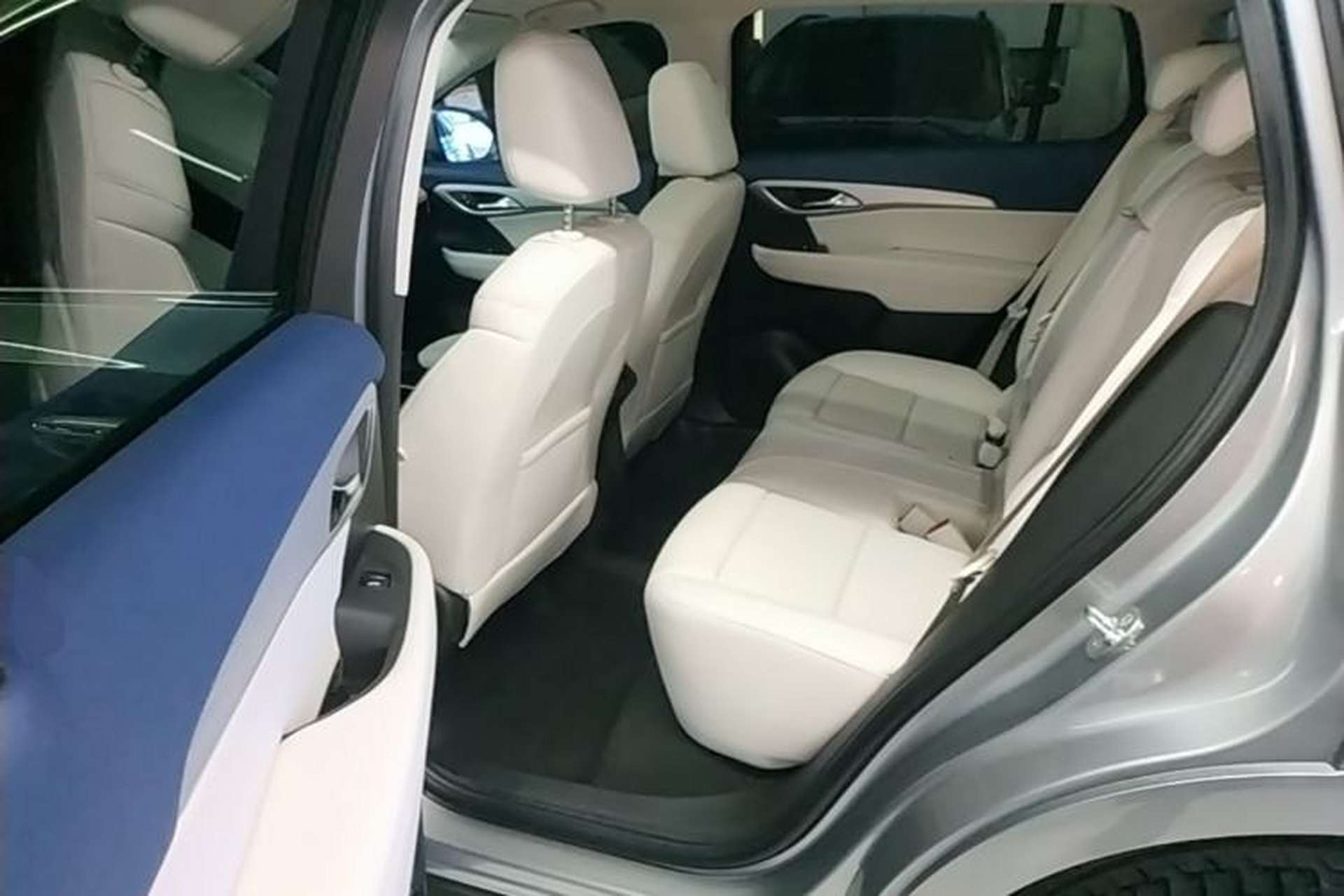 Used Buick Envision 2024 Encore Plus AWD Avenir Left Rear Seat