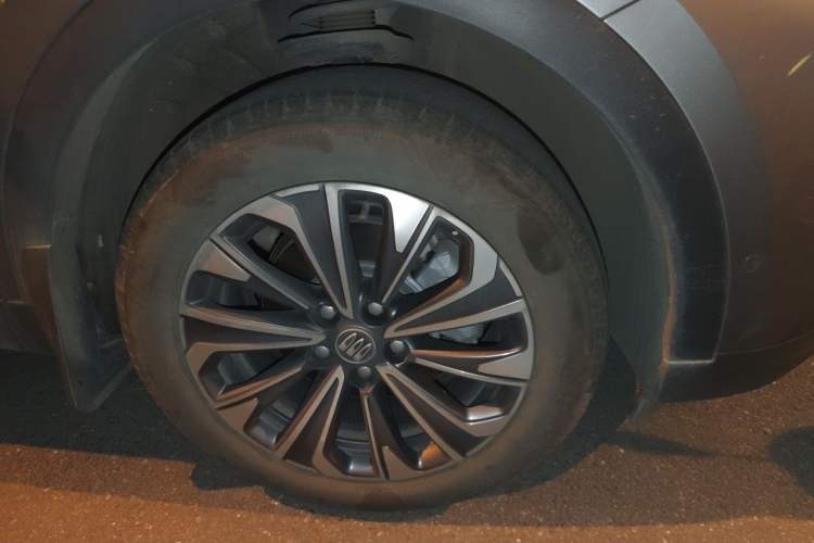 Used Buick Envision 2024 Encore Plus 28T Two-Wheel Drive Luxury Edition Right Front Wheel Hub