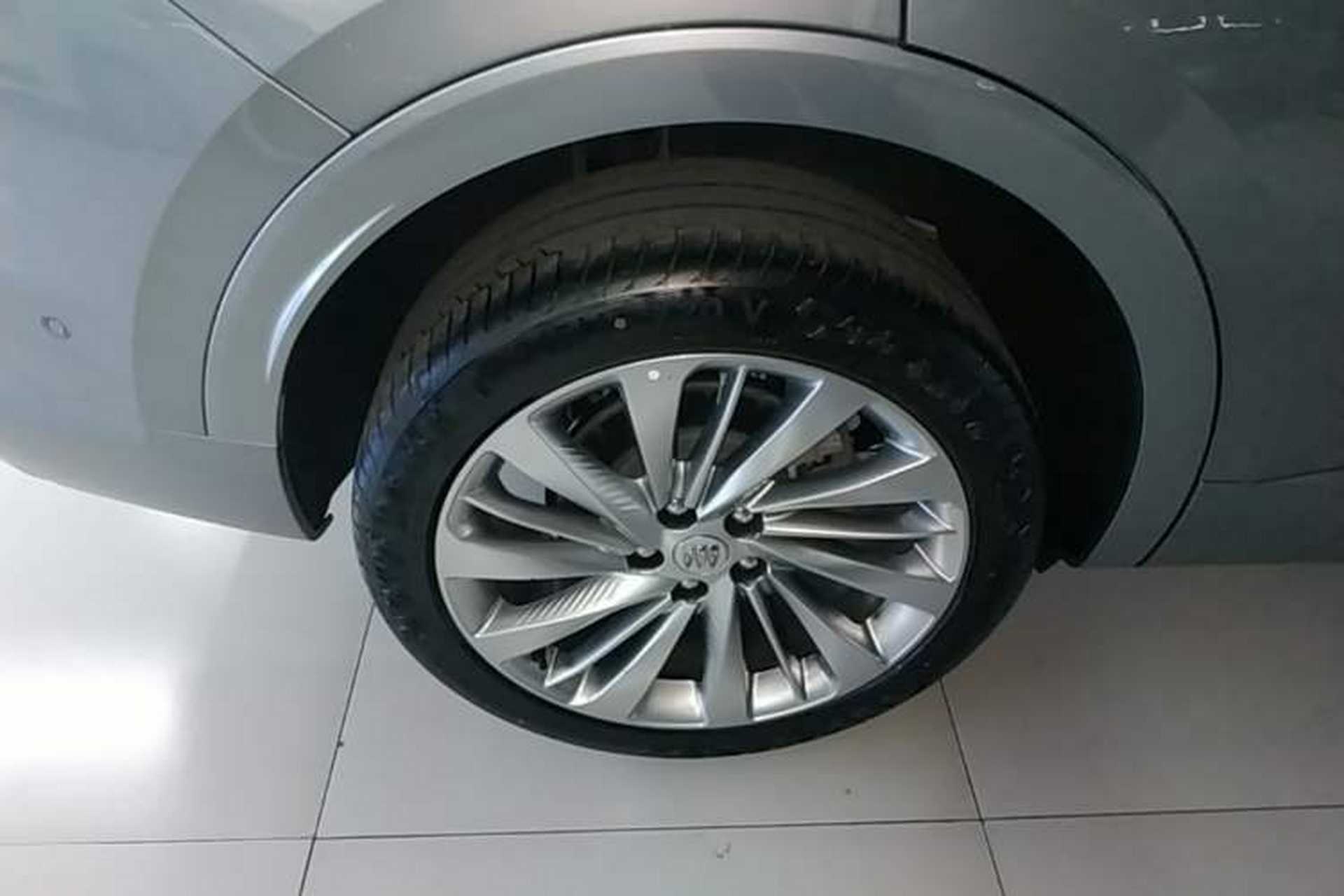 Used Buick Envision 2024 Encore Plus AWD Avenir Right Rear Wheel Hub