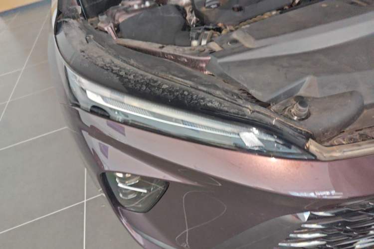 Used Buick Envision 2024 Encore Plus 28T AWD Luxury Edition Right Front Headlight