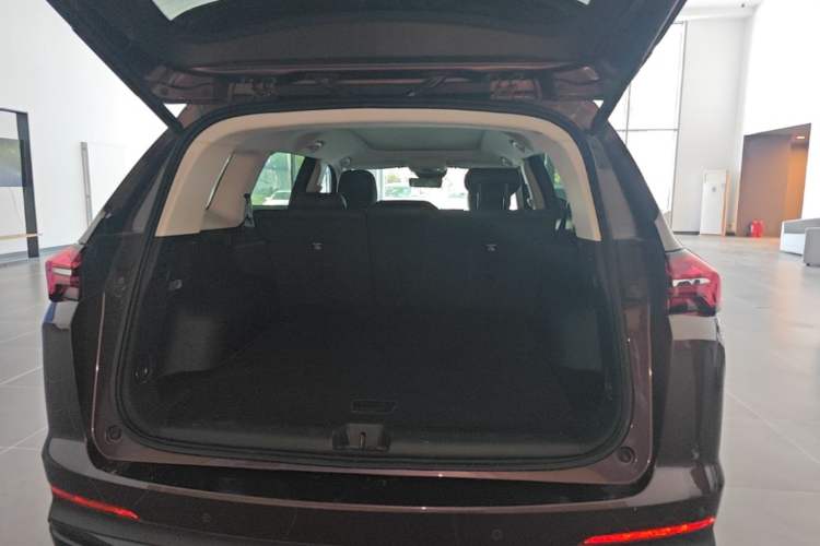Used Buick Envision 2024 Encore Plus 28T AWD Luxury Edition Trunk