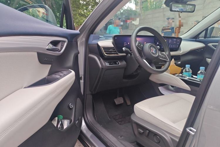 Used Buick Envision 2024 Encore Plus AWD Avenir Driver Seat