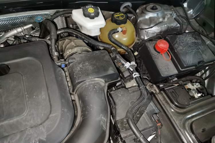 Used Buick Envision 2024 Encore Plus 28T Two-Wheel Drive Luxury Edition Engine Bay Left