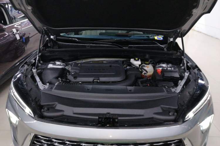 Used Buick Envision 2024 Encore Plus AWD Avenir Engine Bay