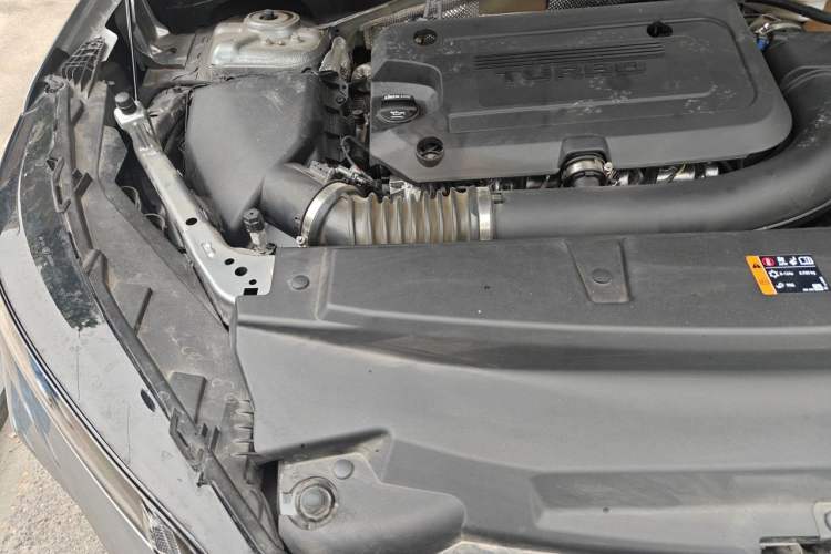 Used Buick Envision 2024 Encore Plus AWD Avenir Engine Bay Right