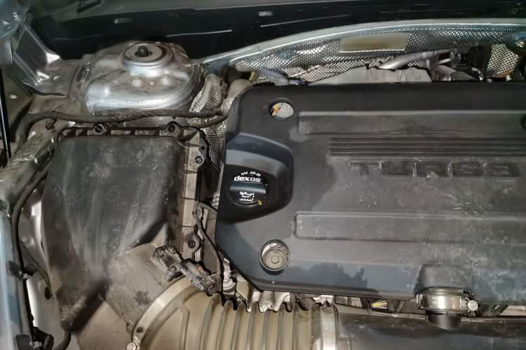 Used Buick Envision 2024 Encore Plus 28T Two-Wheel Drive Luxury Edition Engine Bay Right