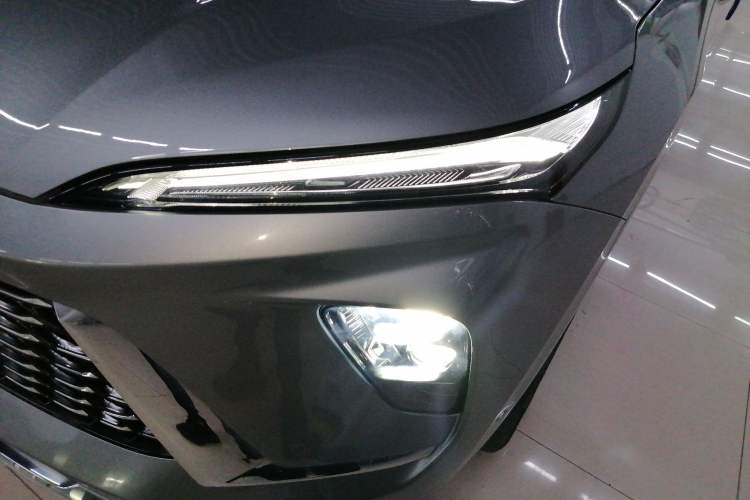 Used Buick Envision 2024 Encore Plus AWD Avenir Left Front Headlight