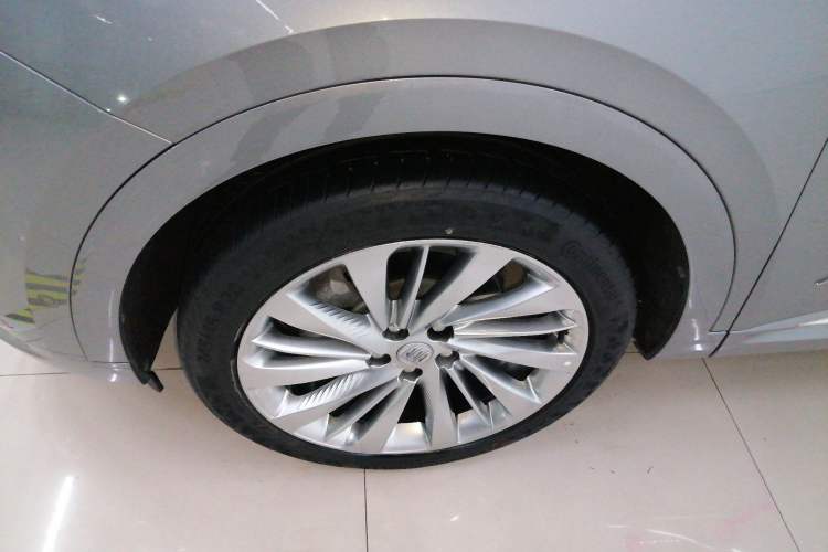 Used Buick Envision 2024 Encore Plus AWD Avenir Left Front Wheel Hub