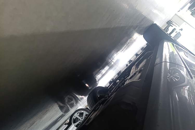 Used Buick Envision 2024 Encore Plus AWD Avenir Left Side Sill