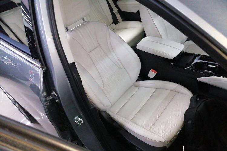 Used Buick Envision 2024 Encore Plus AWD Avenir Right Front Seat