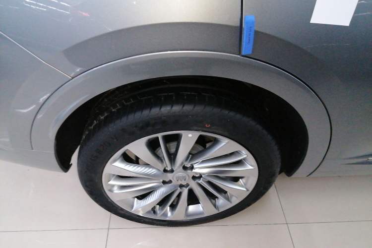 Used Buick Envision 2024 Encore Plus AWD Avenir Right Rear Wheel Hub