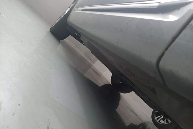 Used Buick Envision 2024 Encore Plus AWD Avenir Right Side Sill