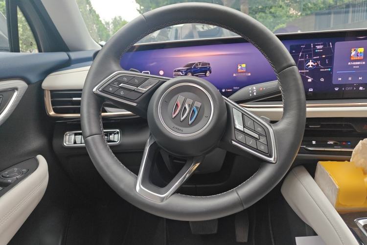 Used Buick Envision 2024 Encore Plus AWD Avenir Steering Wheel