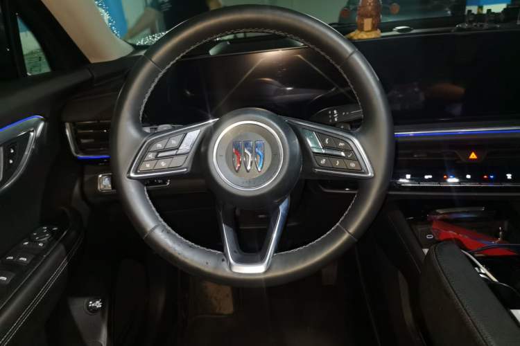 Used Buick Envision 2024 Encore Plus 28T Two-Wheel Drive Luxury Edition Steering Wheel