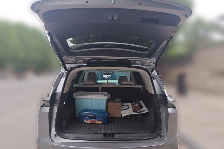 Used Buick Envision 2024 Encore Plus AWD Avenir Trunk