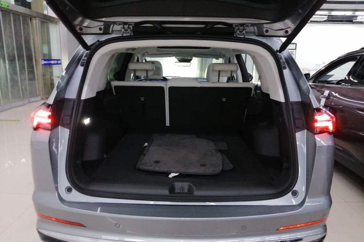 Used Buick Envision 2024 Encore Plus AWD Avenir Trunk