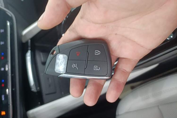 Used Buick Envision 2024 Encore Plus AWD Avenir Vehicle Key