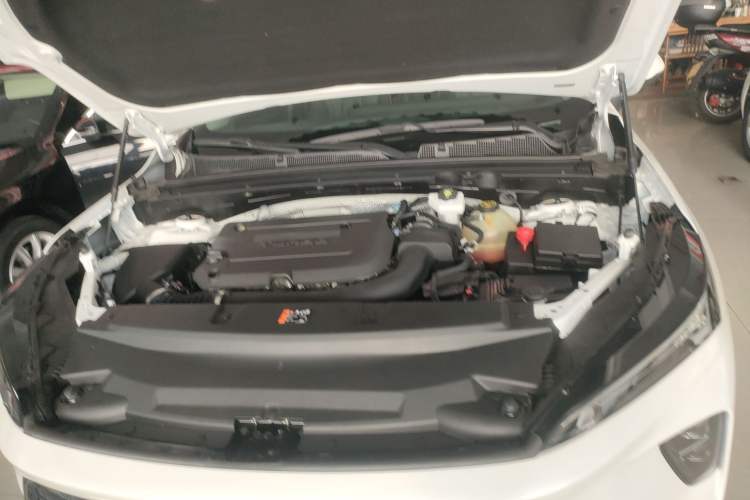 Used Buick Envision 2024 Encore Plus 28T AWD Luxury Edition Engine Bay