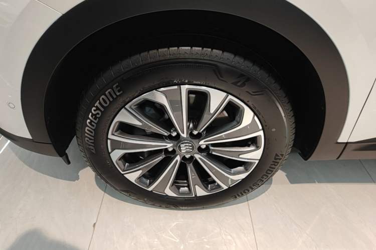 Used Buick Envision 2024 Encore Plus 28T Two-Wheel Drive Luxury Edition Left Front Wheel Hub