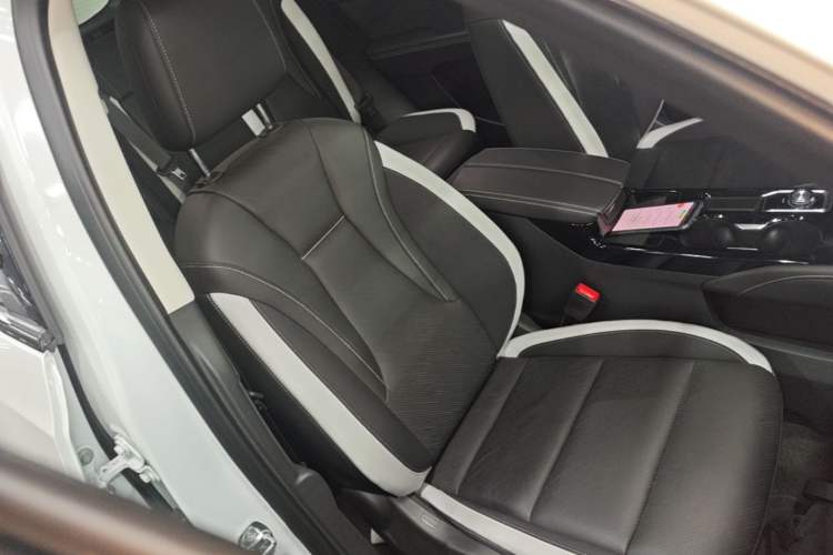 Used Buick Envision 2024 Encore S 25T Ignite Black Style Edition Right Front Seat