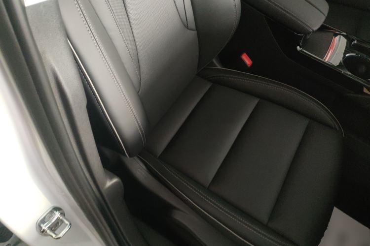 Used Buick Envision 2024 Encore Plus 28T AWD Luxury Edition Right Front Seat