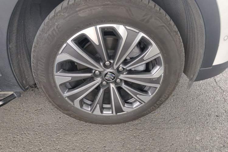 Used Buick Envision 2024 Encore Plus 28T Two-Wheel Drive Luxury Edition Right Front Wheel Hub
