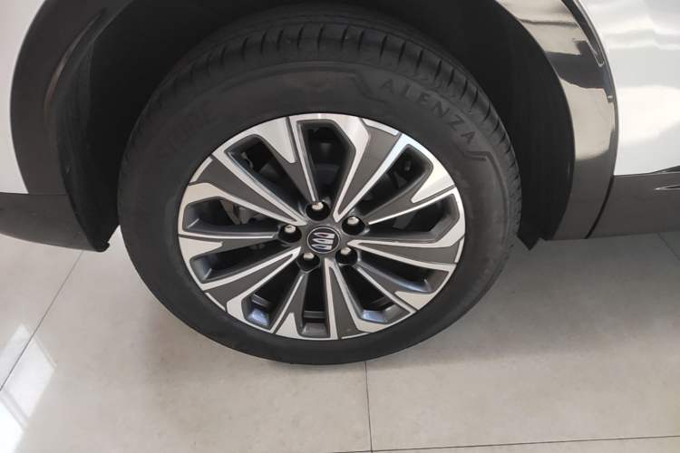 Used Buick Envision 2024 Encore S 25T Ignite Black Style Edition Right Rear Wheel Hub