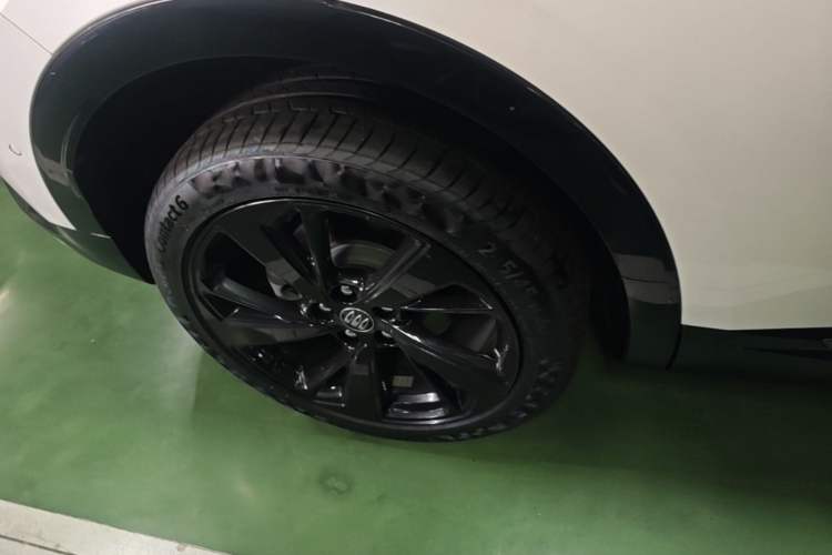Used Buick Envision 2024 Encore S 28T Ignite Black Prestige Edition Right Rear Wheel Hub