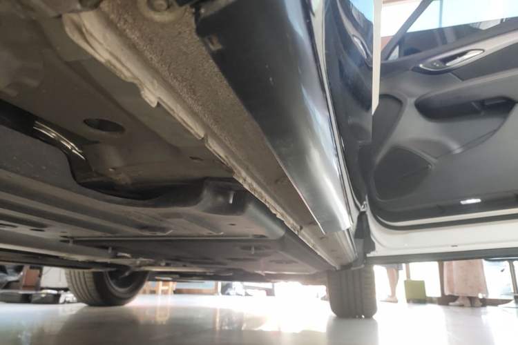 Used Buick Envision 2024 Encore S 25T Ignite Black Style Edition Right Side Sill