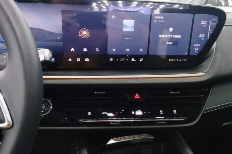 Used Buick Envision 2024 Encore S 25T Ignite Black Style Edition Audio And AC Panel