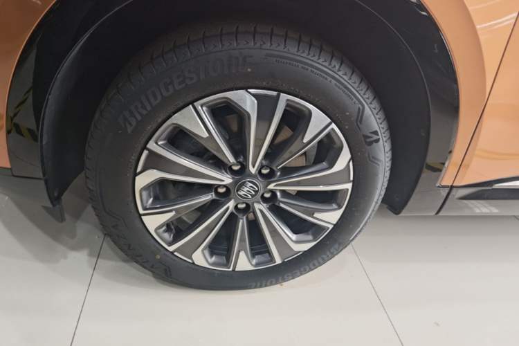 Used Buick Envision 2024 Encore S 25T Ignite Black Style Edition Left Front Wheel Hub