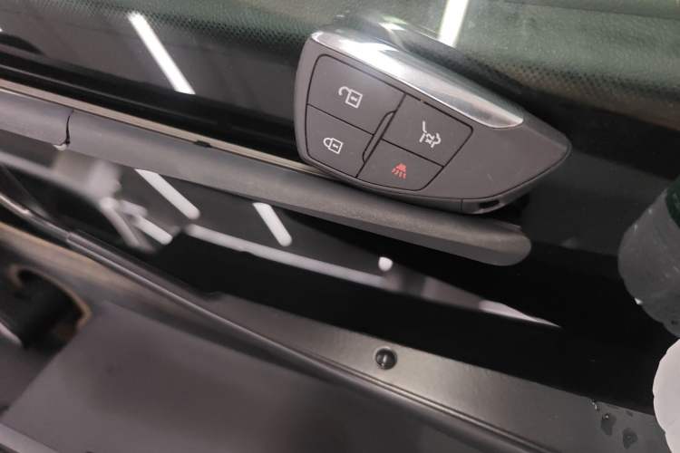 Used Buick Envision 2024 Encore S 25T Ignite Black Style Edition Vehicle Key