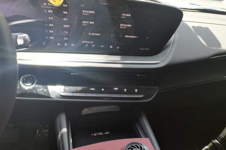 Used Buick Envision 2025 Encore Plus 28T Two-Wheel-Drive Platinum Edition Audio And AC Panel