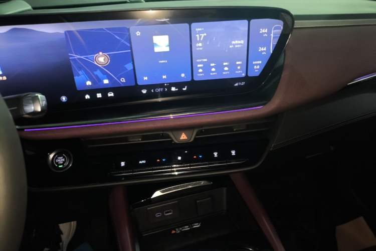 Used Buick Envision 2025 Encore Plus 28T Two-Wheel-Drive Platinum Edition Audio And AC Panel