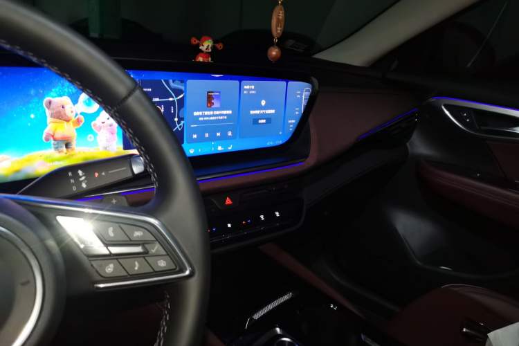 Used Buick Envision 2025 Encore Plus 28T Two-Wheel-Drive Platinum Edition Audio And AC Panel