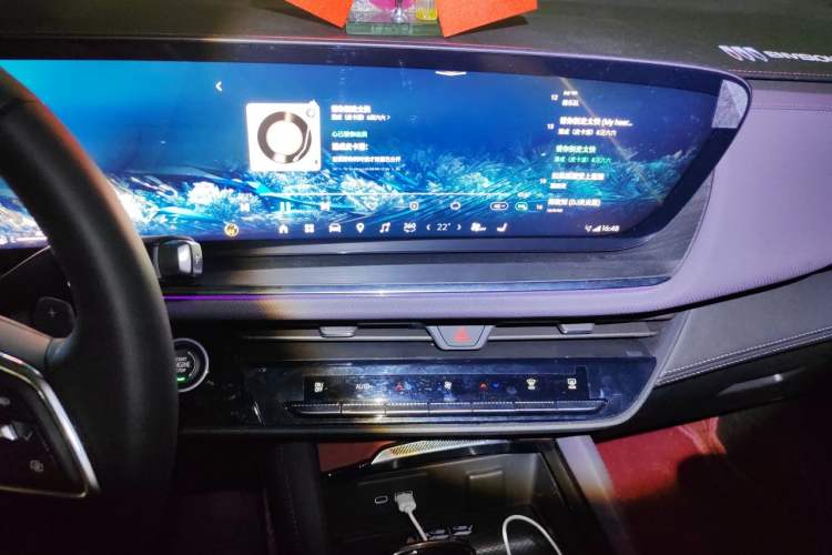 Used Buick Envision 2025 Encore Plus 28T Two-Wheel-Drive Platinum Edition Audio And AC Panel