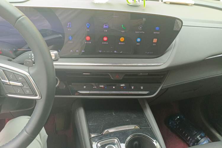 Used Buick Envision 2025 25T Entry-Grade Platinum Edition Audio And AC Panel