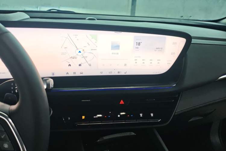 Used Buick Envision 2025 Encore Plus 28T Two-Wheel-Drive Platinum Edition Audio And AC Panel