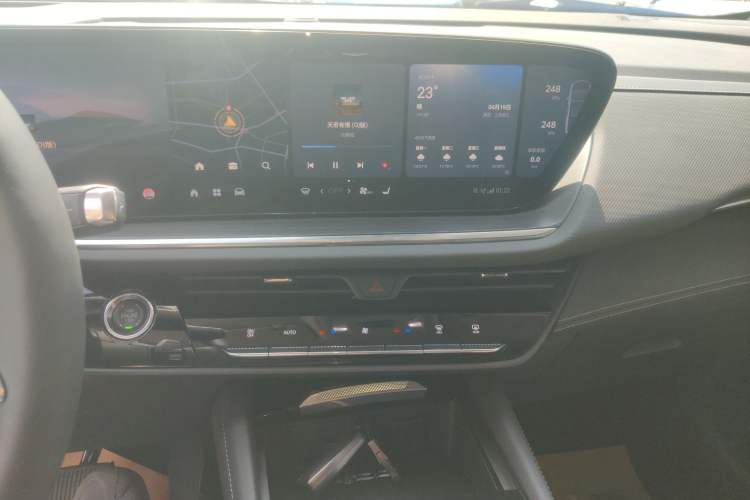 Used Buick Envision 2025 Encore Plus 28T Two-Wheel-Drive Platinum Edition Audio And AC Panel