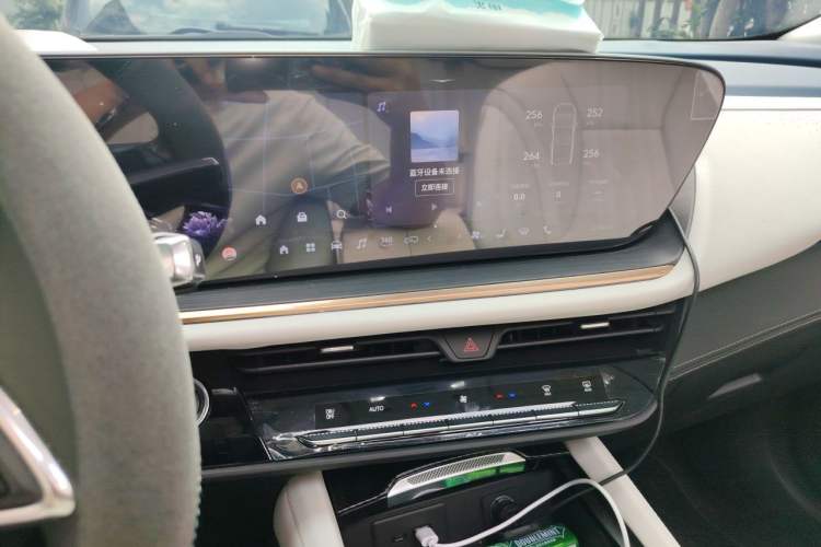 Used Buick Envision 2025 Encore Plus Four-Wheel Drive Avenir Audio And AC Panel